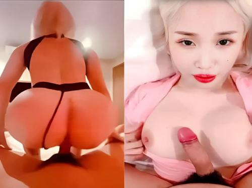 Duong Nguyet Cam yang cantik menghisap ayam dan menunggangi kuda