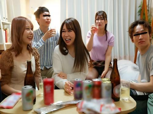 Gadis-gadis itu mabuk di pesta dan di akhir cerita