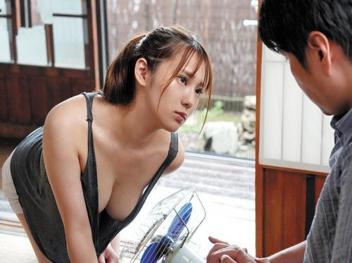Pelacur penuh nafsu Uta Hayano menawarkan seks di mana-mana