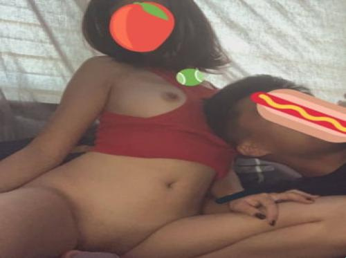 Sialan kekasihku yang penuh nafsu di kamar