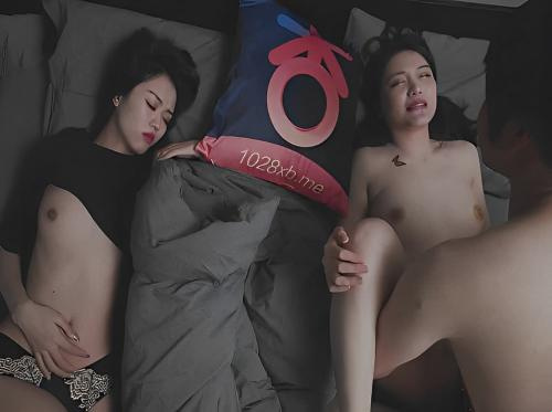 Diam-diam berhubungan seks dengan suami sambil tidur di samping sahabat Anda